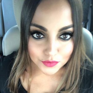 Meet your Posher, Priscilla